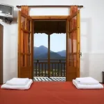 Semeli * Goura
